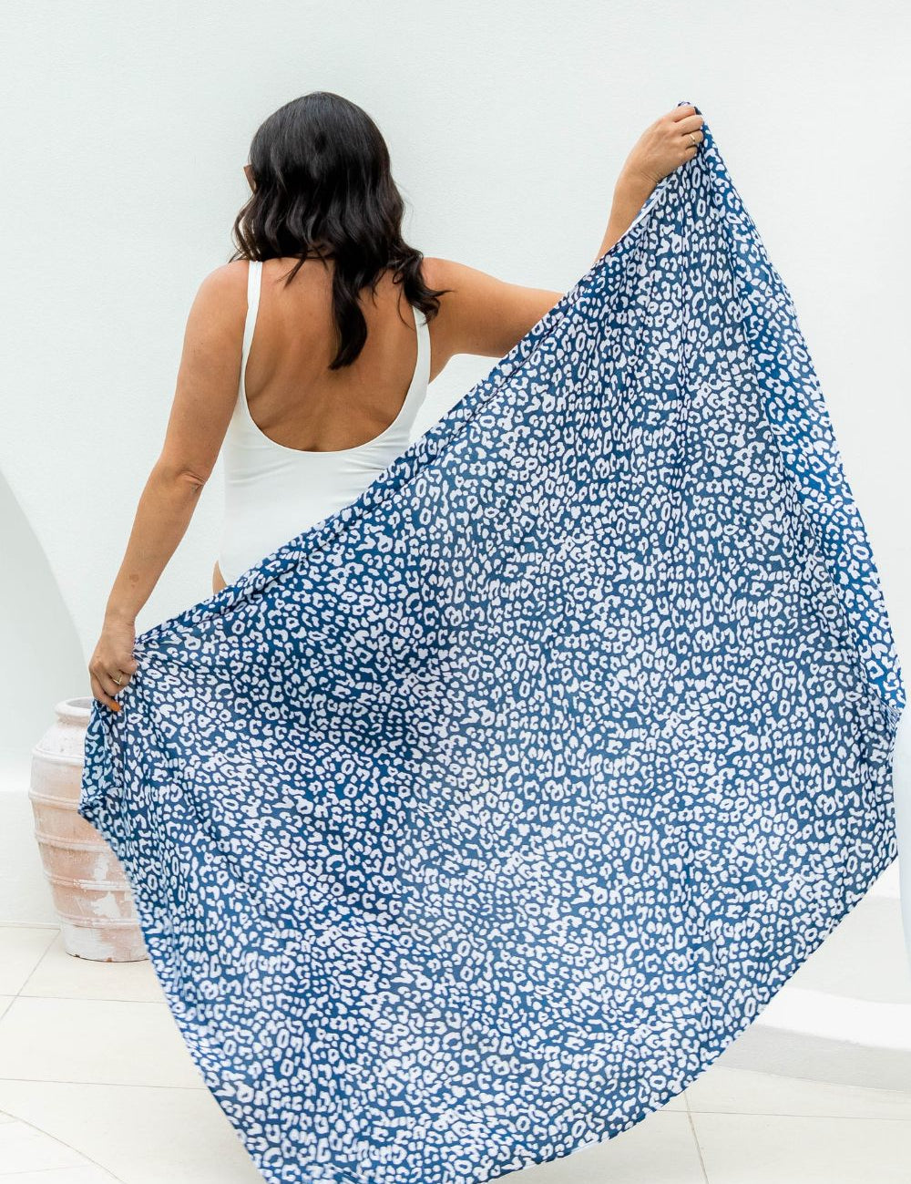 large-beach-sarong-leopard-print-blue-white