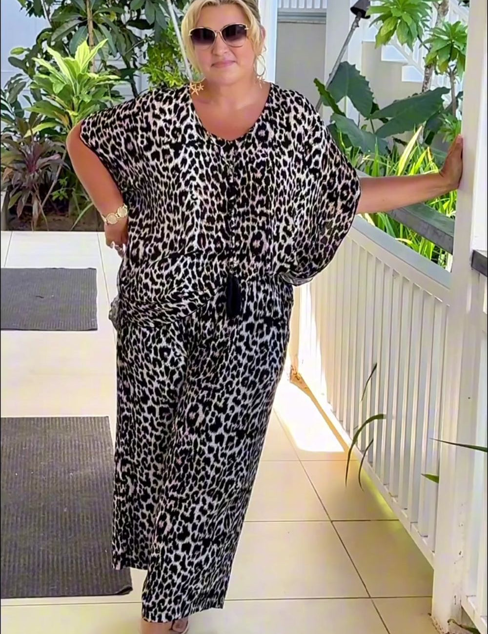 leopard-outfit-set-wide-leg-pants-kaftan-top