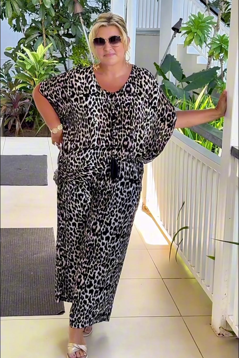 leopard-outfit-set-wide-leg-pants-kaftan-top