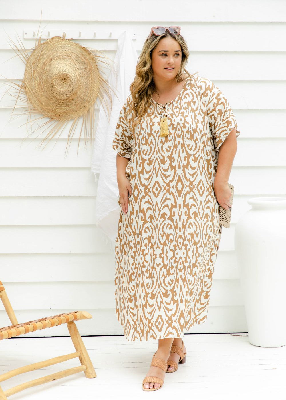 long-summer-casual-dress-caramel-cream-print-plus-size-resort-wear