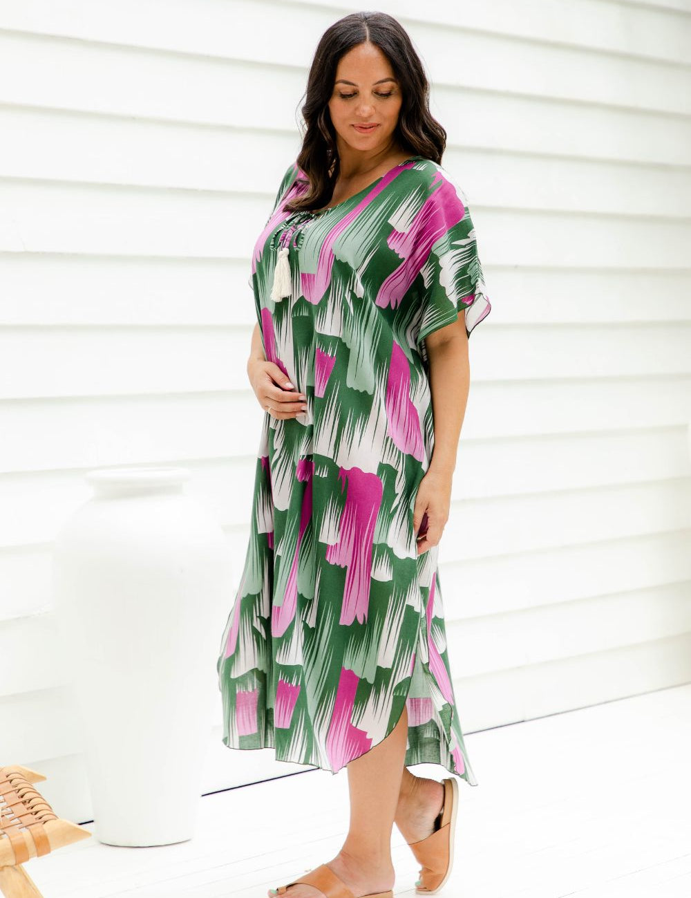 long-summer-kaftan-dress-pink-emerald-design-resort-wear-styling