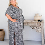    plus-size-maxi-dress-leopard-print-black-white-grey