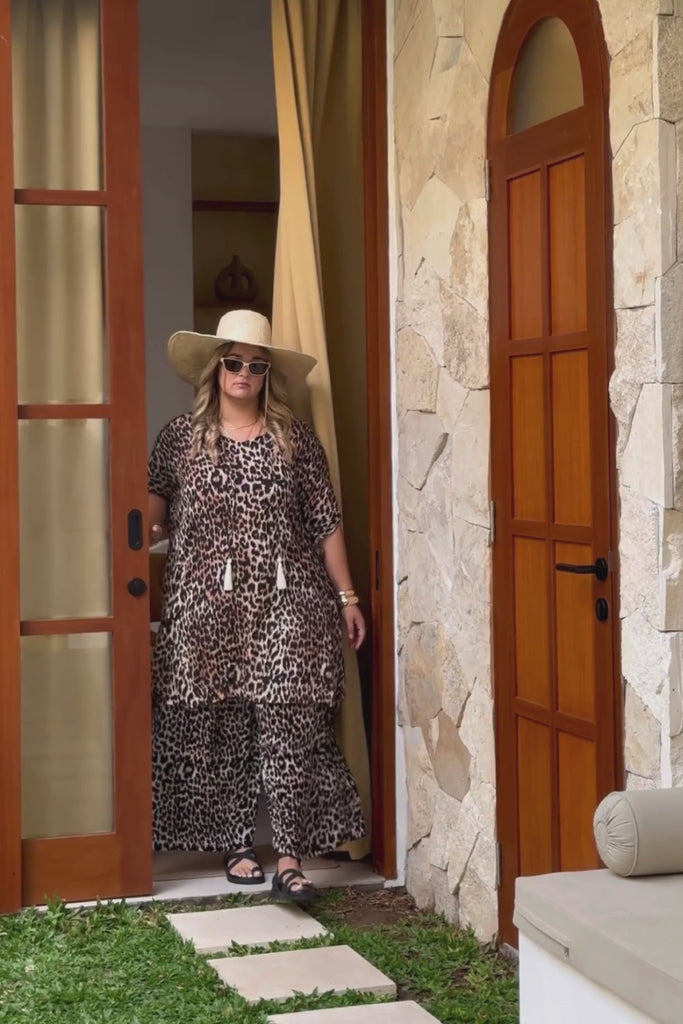 outfit-set-wide-leg-pants+kaftan-leopard-Bali-styling