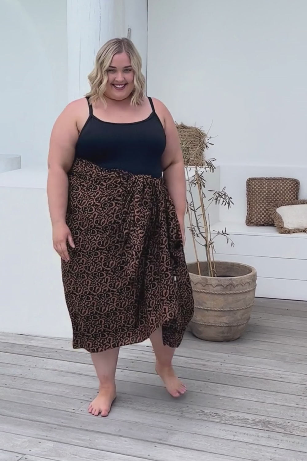 plus-size-sarong-leopard-print-black-brown