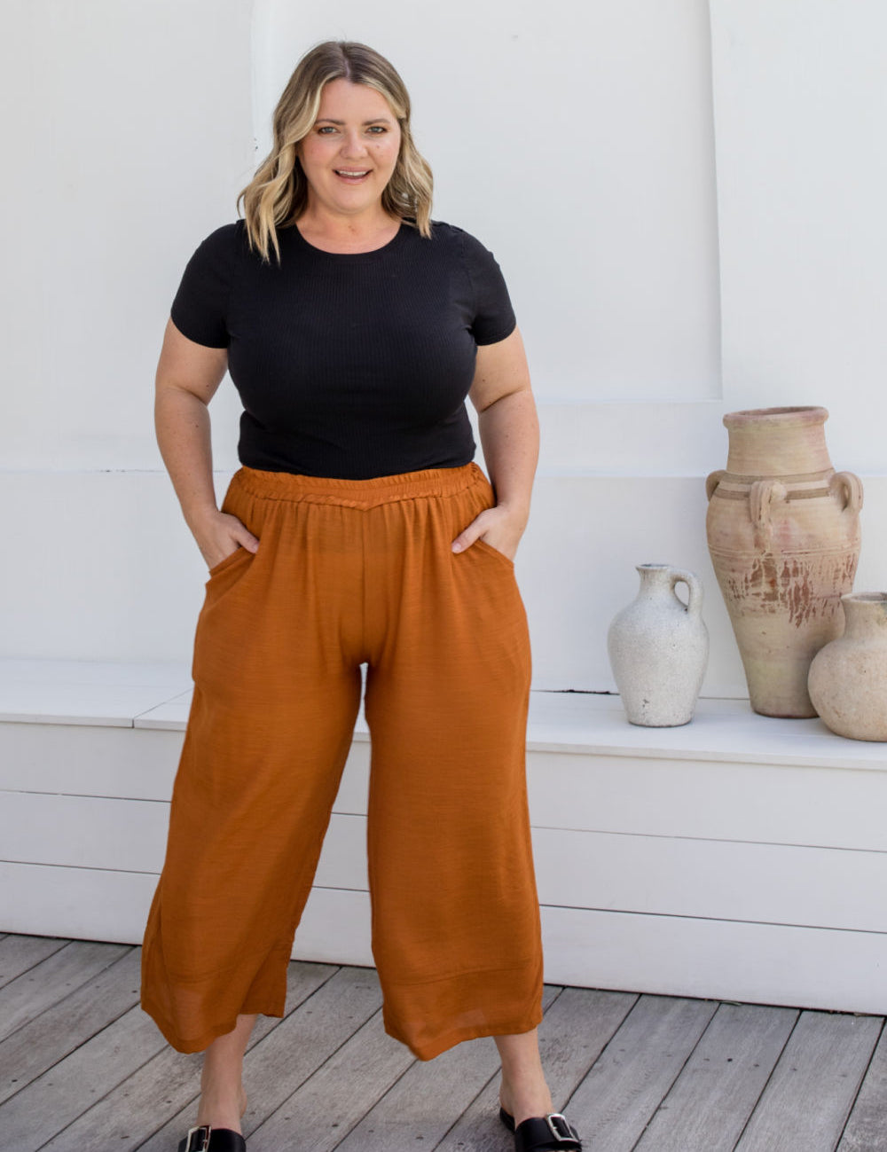    relaxed-fit-pants-ladies-rust-colour