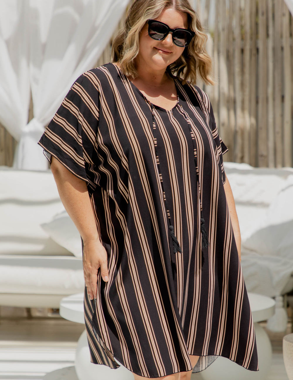 short-summer-kaftan-dress-stripe-black-caramel-cream