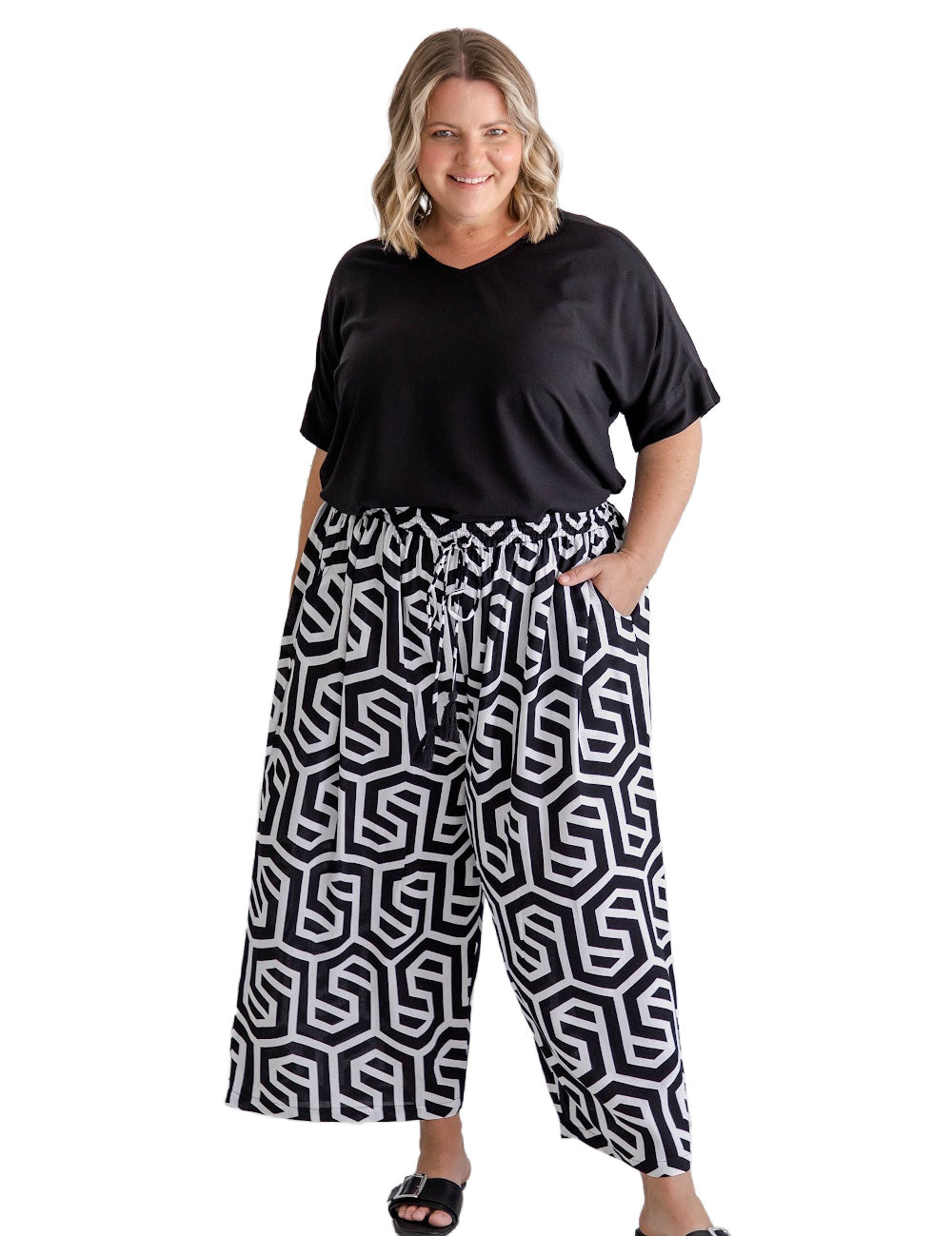 womens-wide-leg-long-pants-black-white-geometric-print-design-tpb