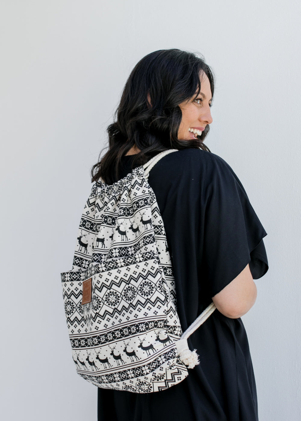    canvas-backpack-black-white-reindeer