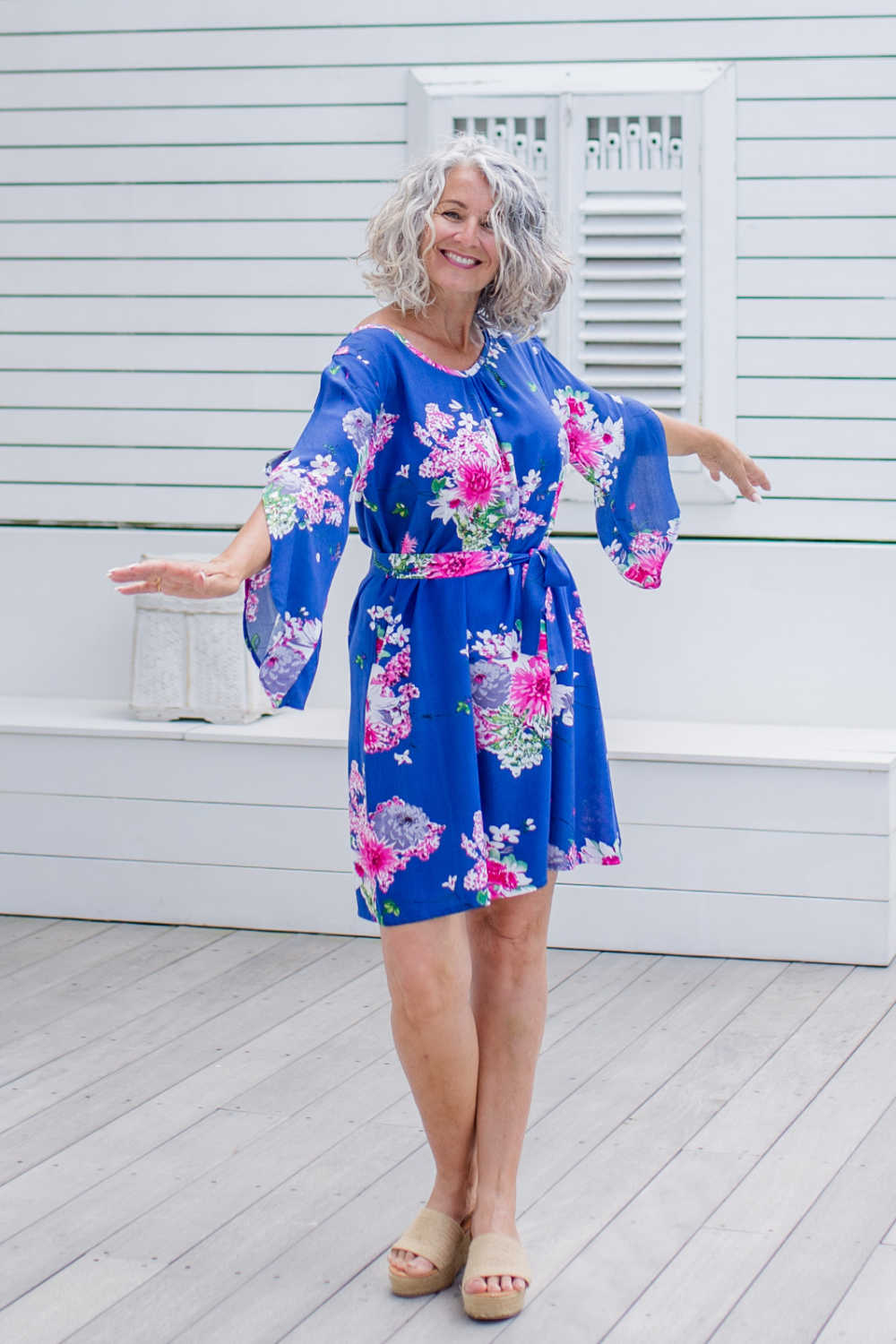 casual-summer-dress-floral-blue-white