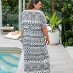    kimono-duster-jacket-black-white-diamond-geometric-print-back