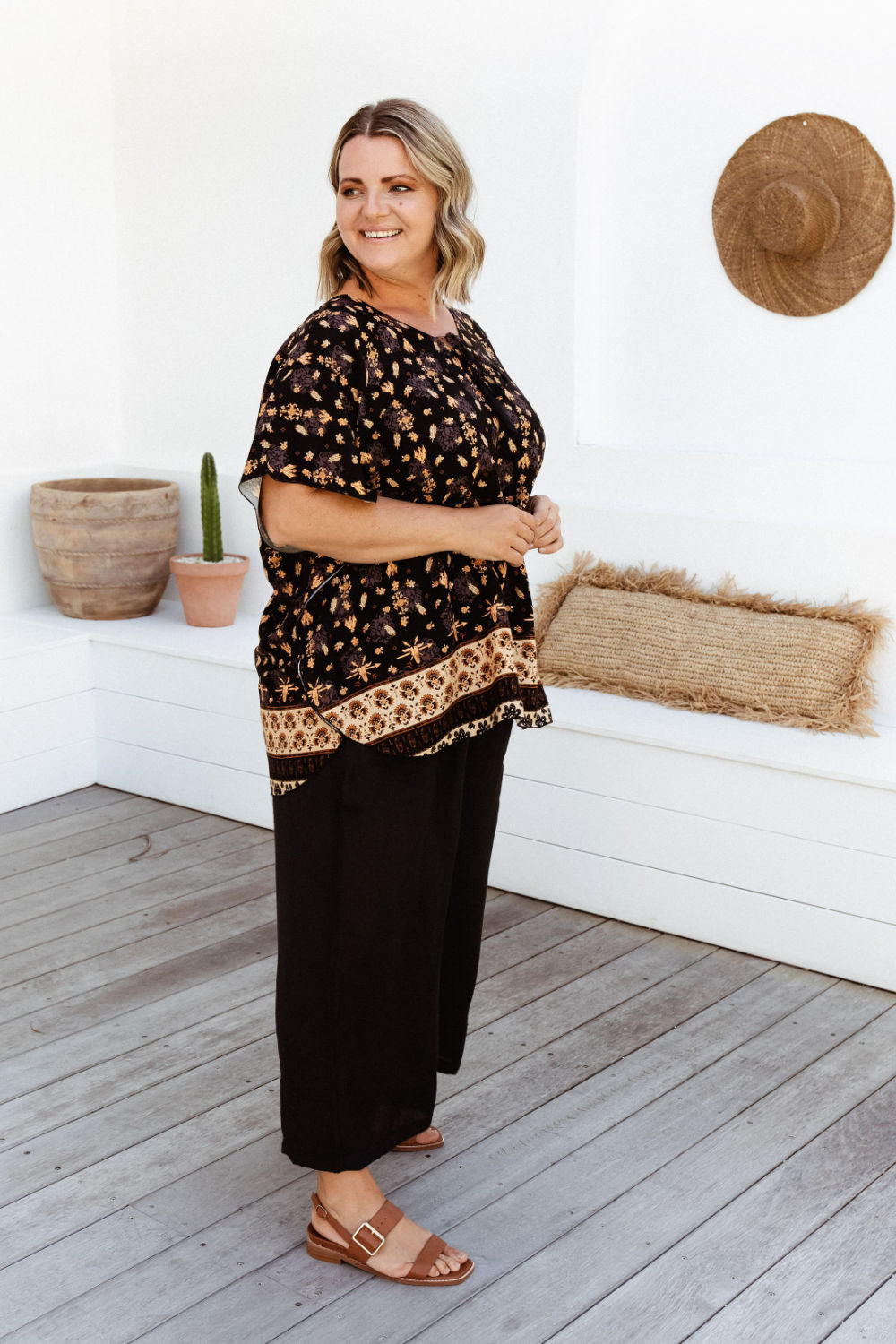    ladies-kaftan-top-black-floral-feather-design-plus-size