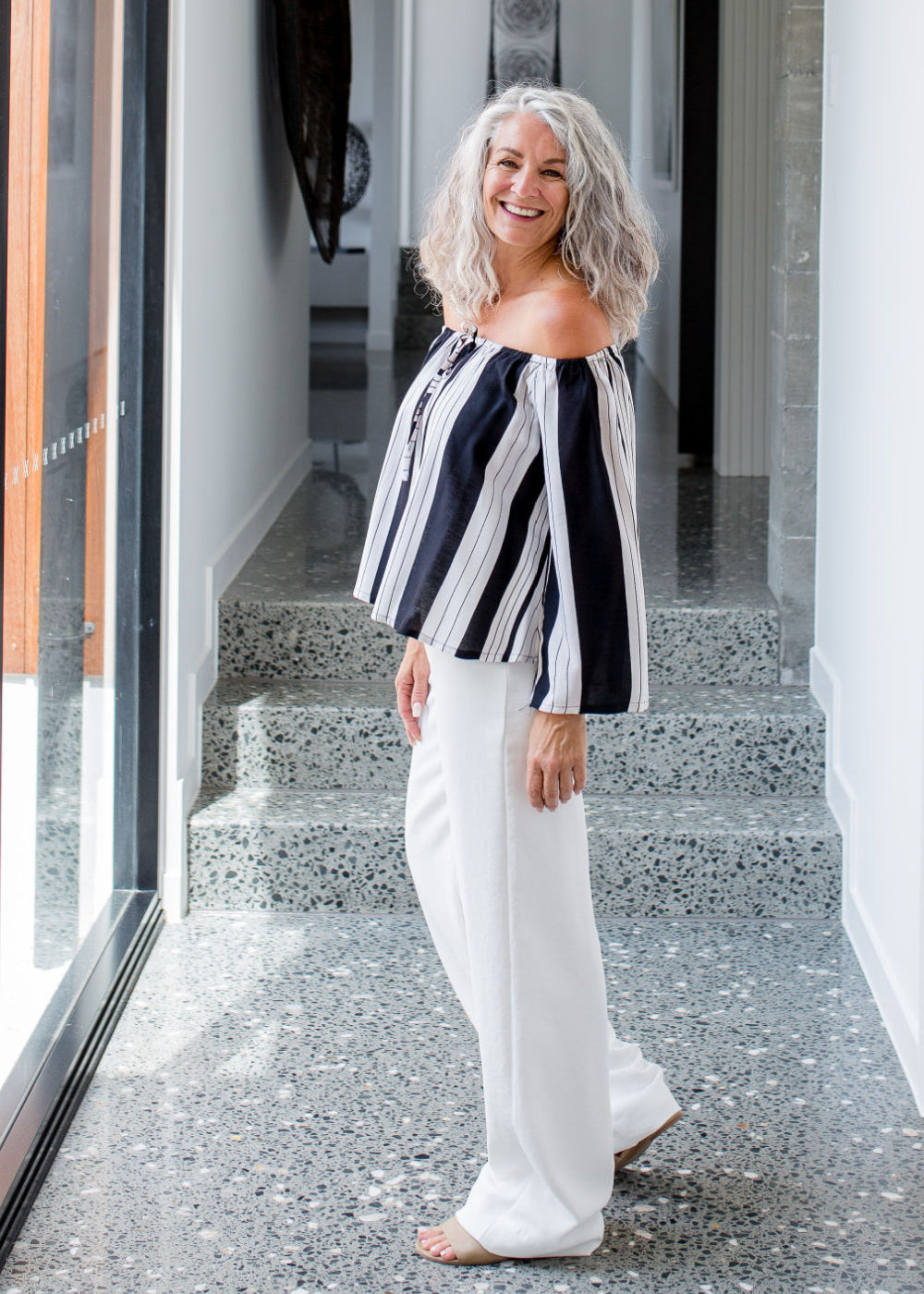    ladies-summer-top-black-white