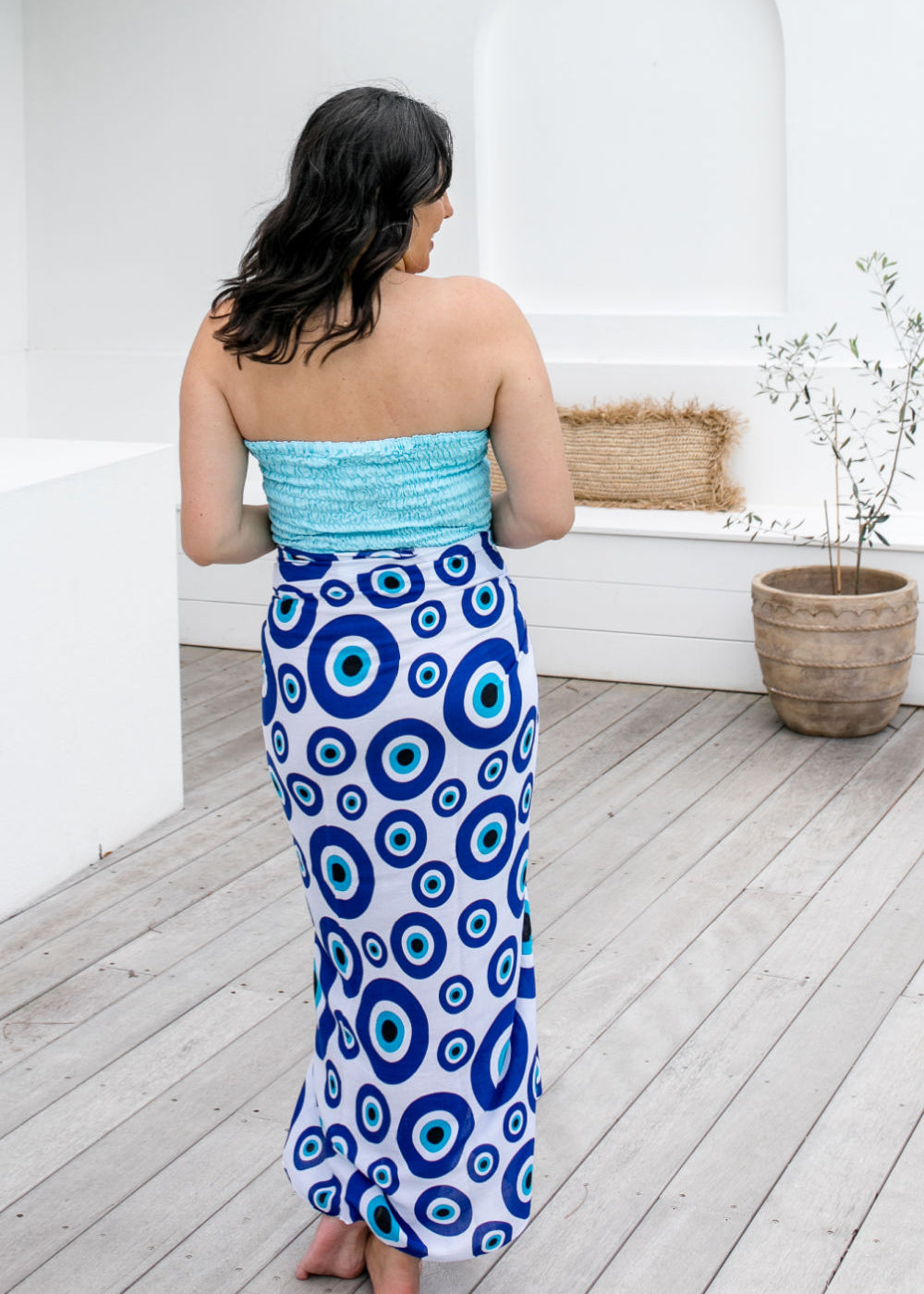    large-beach-sarong-white-blue-black-geometric-design-fringeless