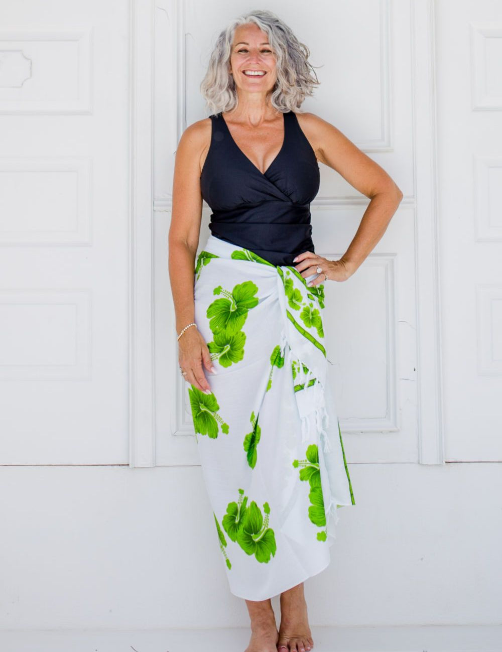 large-hawaiian-beach-sarong-white-lime-green-hibiscus-floral