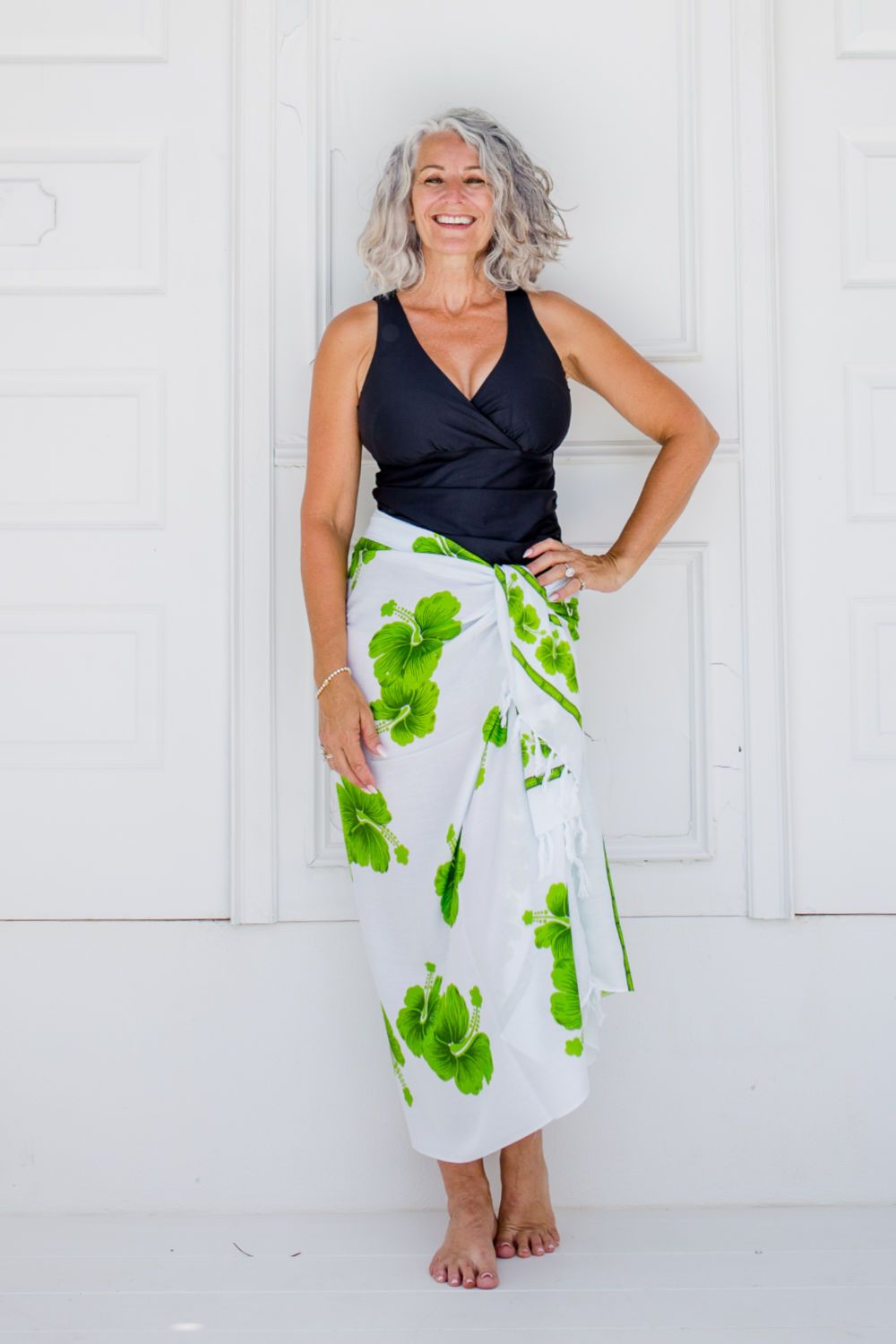 large-hawaiian-beach-sarong-white-lime-green-hibiscus-floral