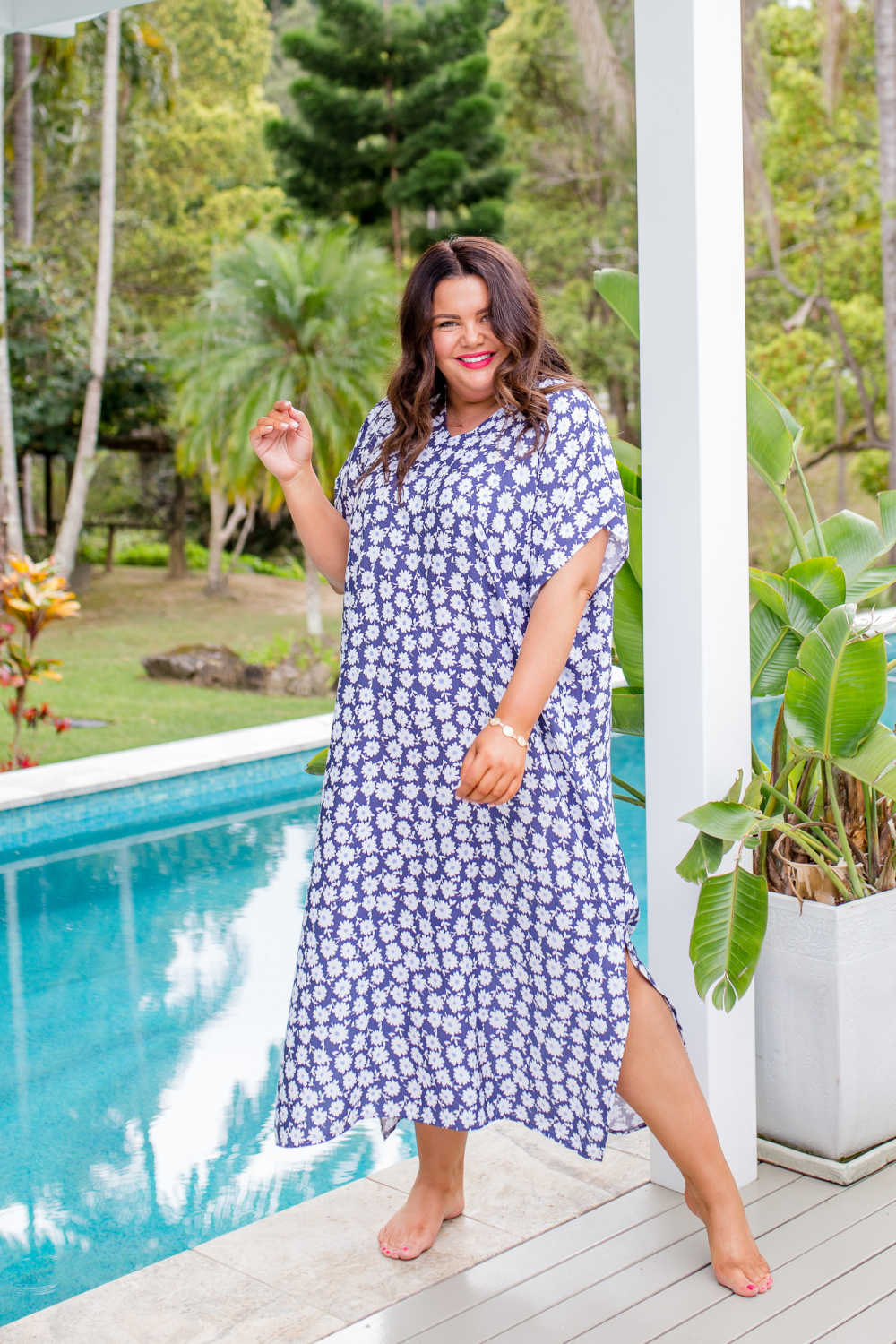 maxi-dress-blue-white-cotton-floral-design