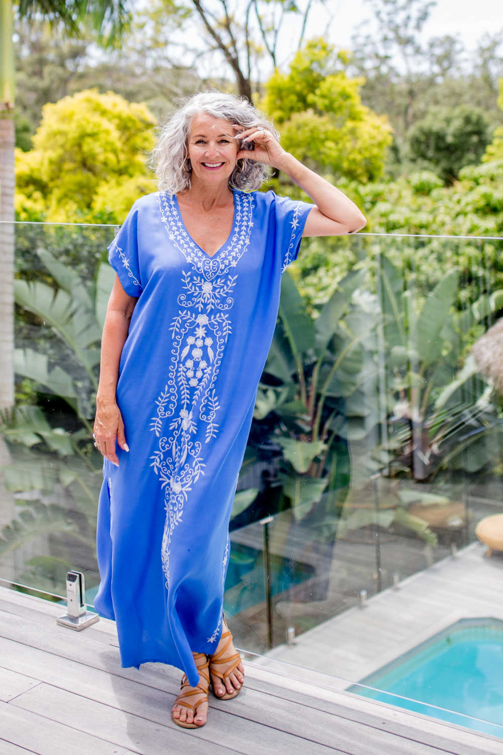 maxi-kaftan-dress-blue-white-embroidery