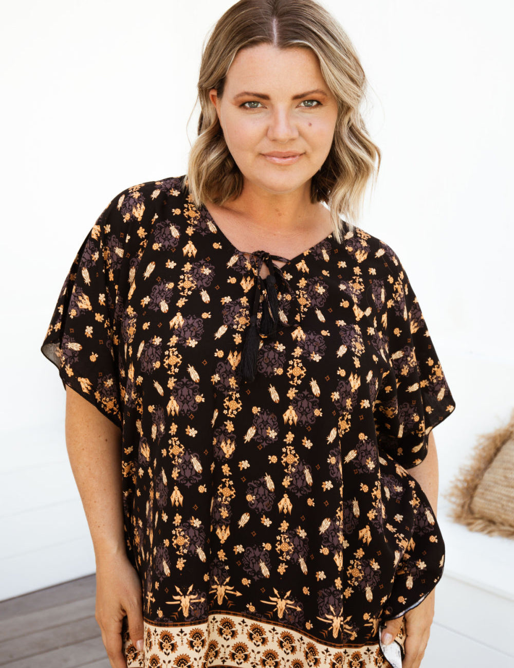    plus-size-kaftan-top-black-cream-latte-floral-feather-design