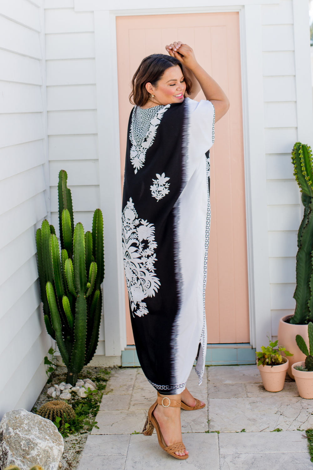maxi-kaftan-dress-mandala-black-white
