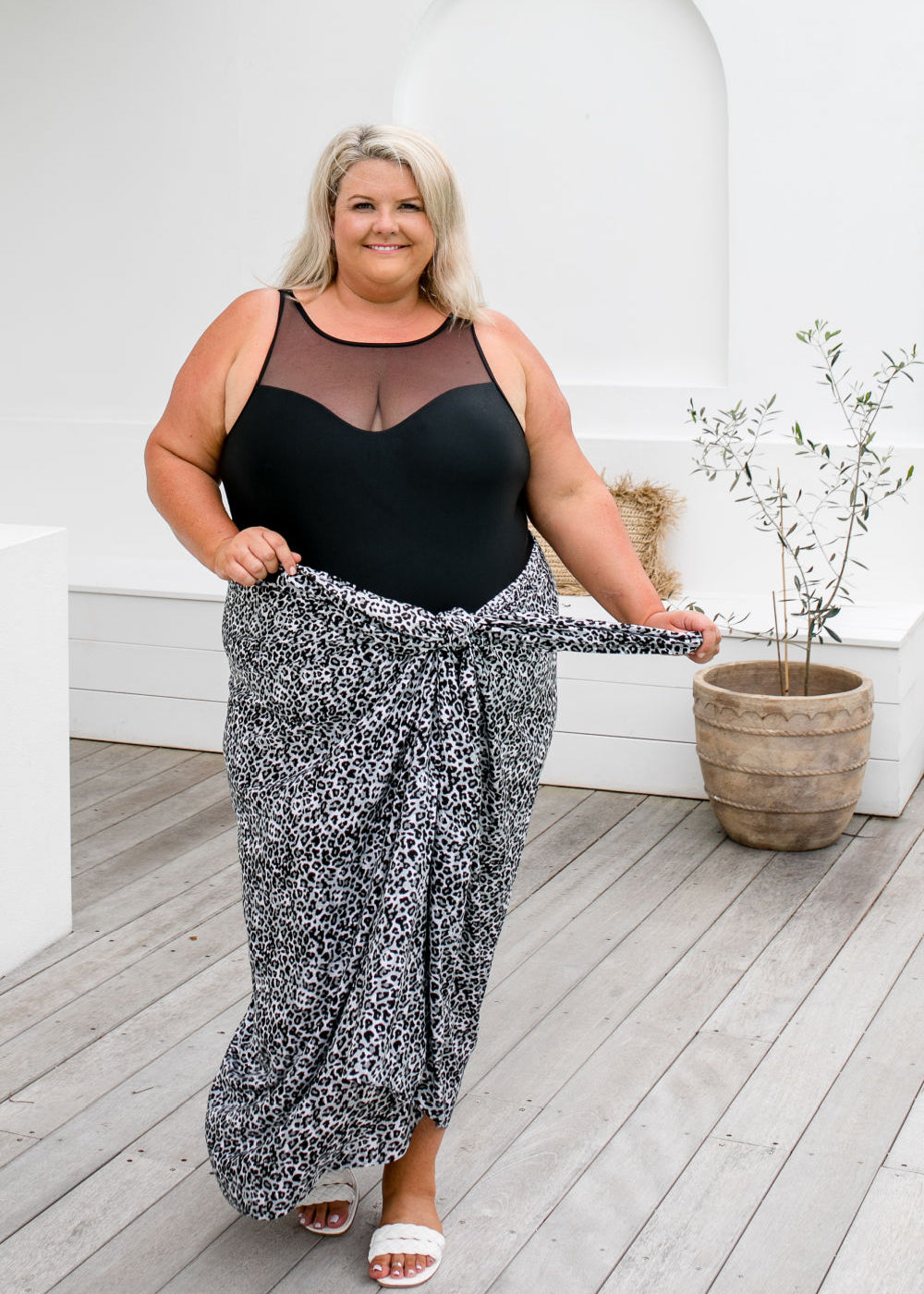 plus-size-sarong-leopard-print-black-white-grey