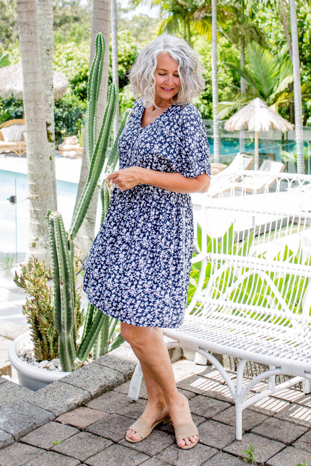 short-summer-dress-blue-white-floral