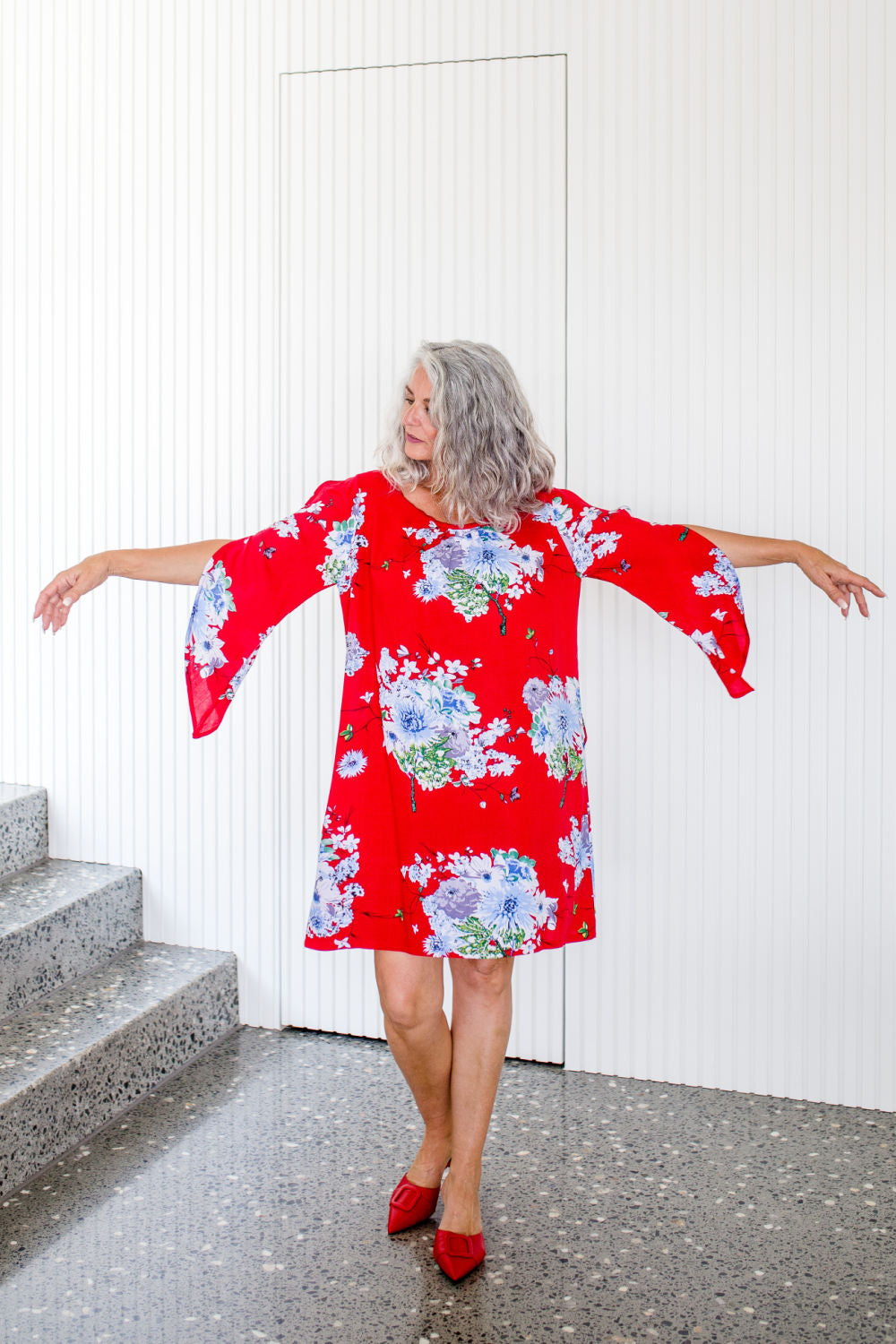     short-summer-dress-red-floral-open-sleeve-holley-day