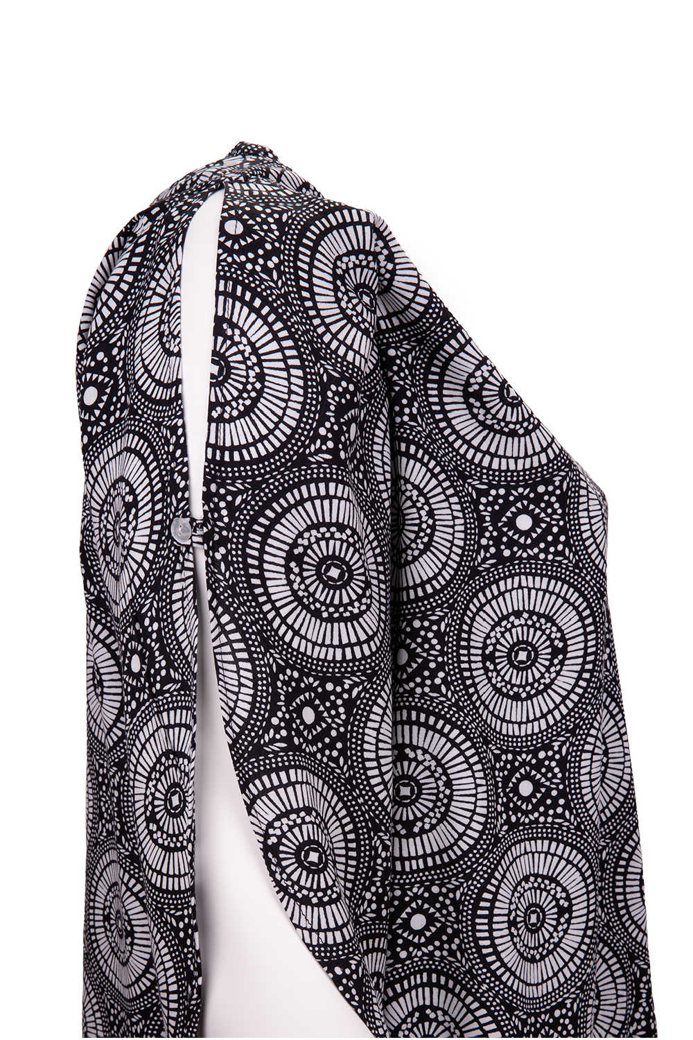summer-beach-dress-black-white-geometric-design