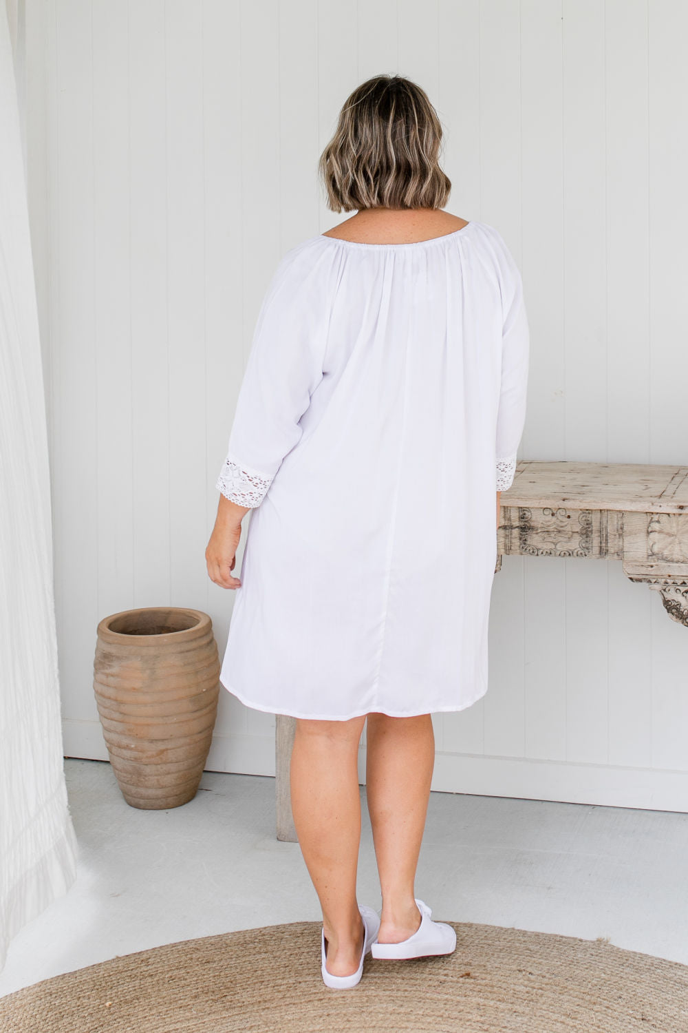     womens-short-beach-kaftan-dress-plus-size-resort-wear-white-lace-trim